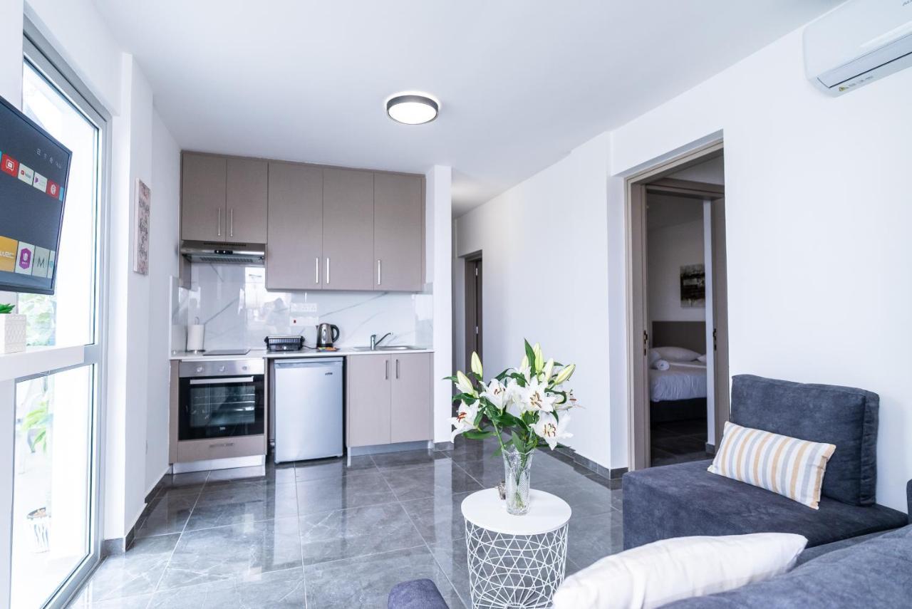 Spiros Luxury Apartments Agia Napa Exterior foto
